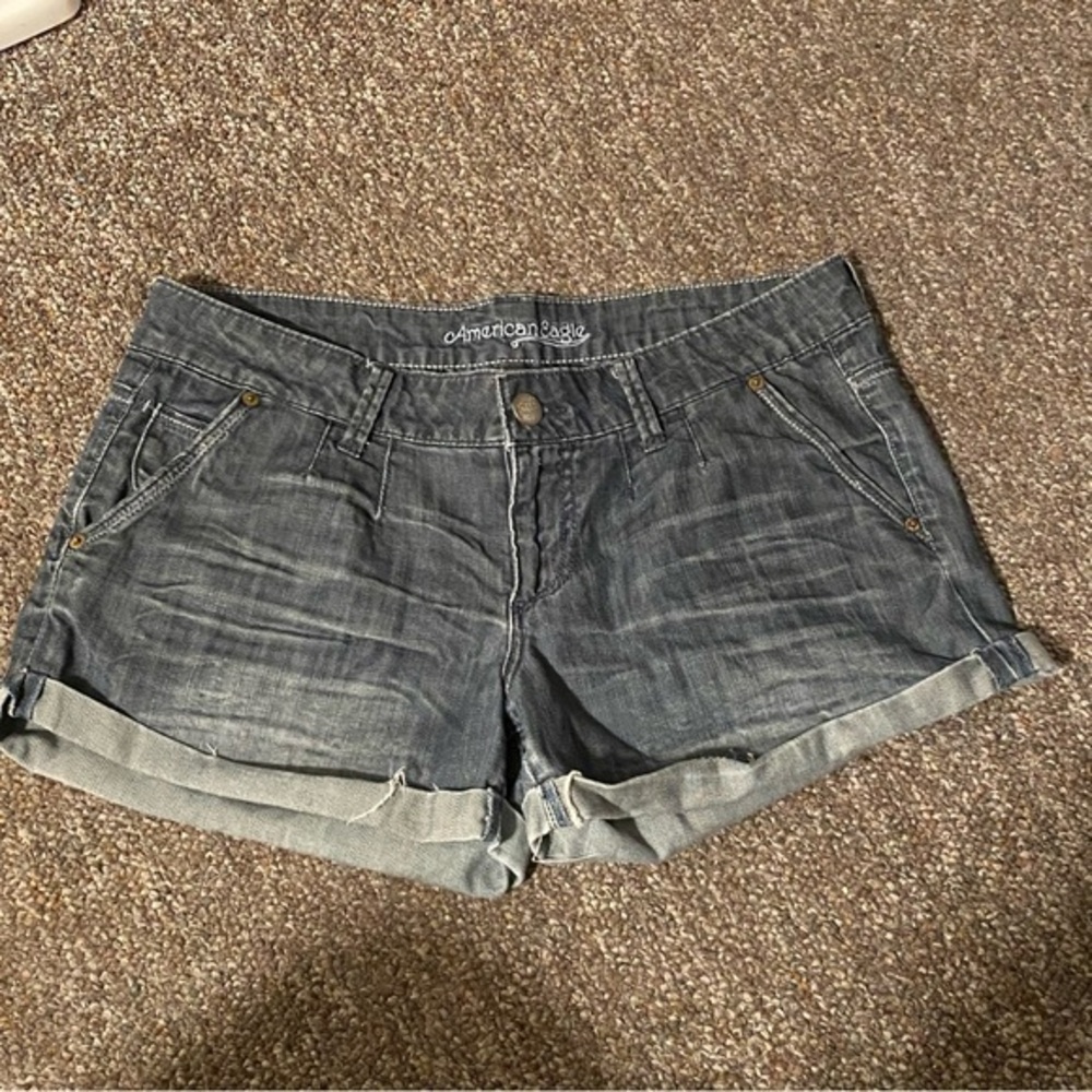 American Eagle Shorts Size 10/10 Women’s Cuffed Hem